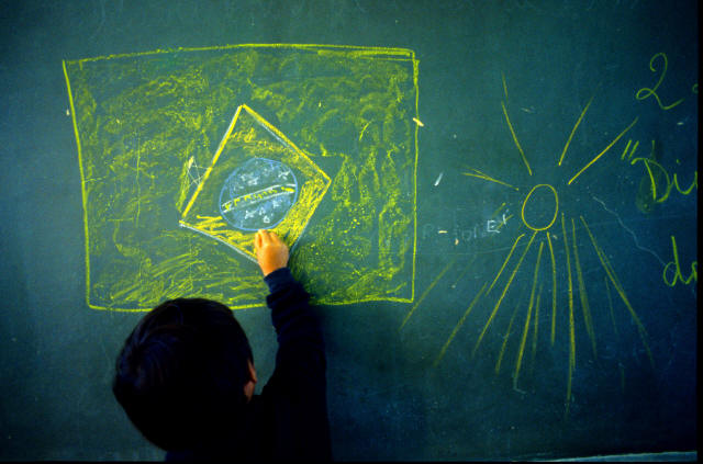 alma-Pontão-RS-Escola-de-Assentados-da-Fazenda-Anoni-2000